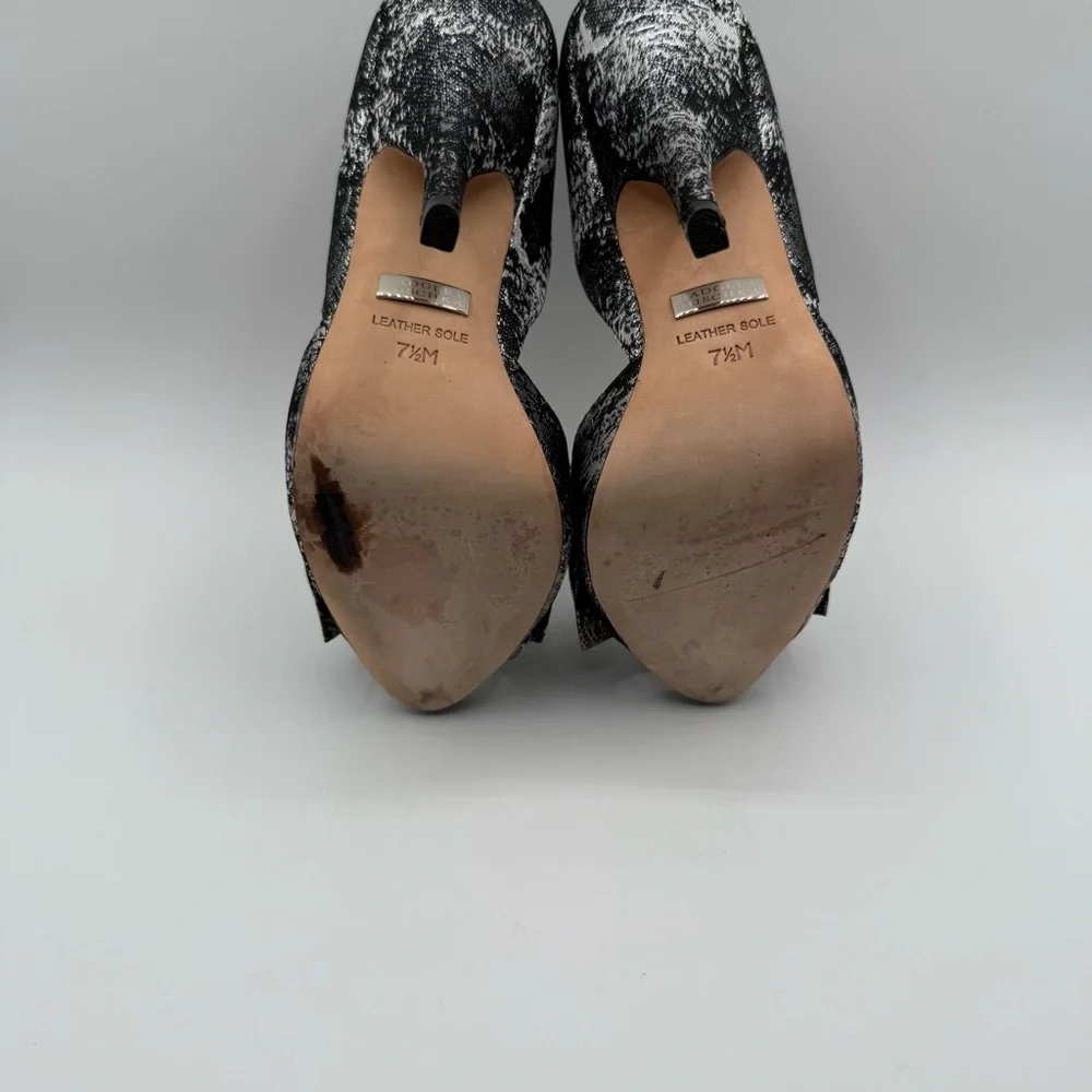 Badgley Mischka Platform Peep Toes Metallic Silver-Black Bow Heels Size 7.5 M - Picture 15 of 16